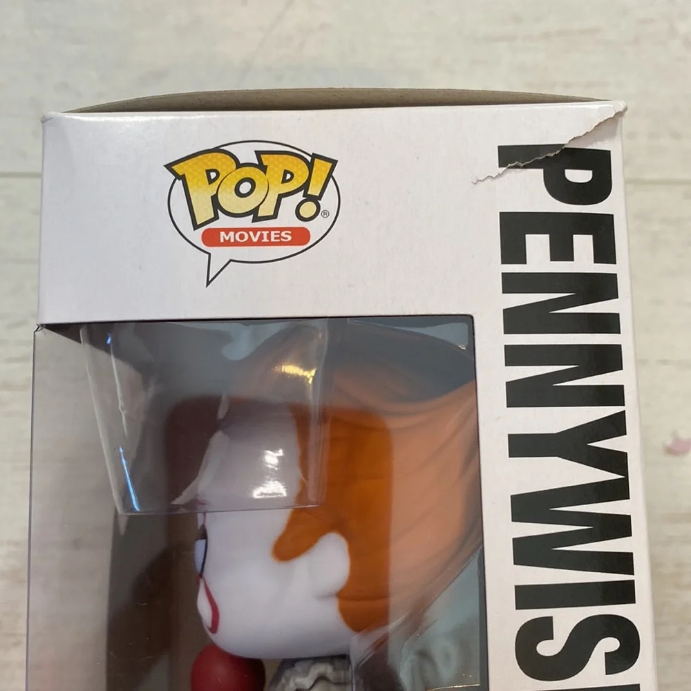 Funko Pop Pennywise With Balloon #475 IT Exclusive Figure - Picture 5 of 10